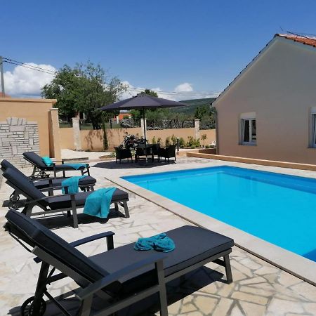 Villa Mir Pridraga Luaran gambar