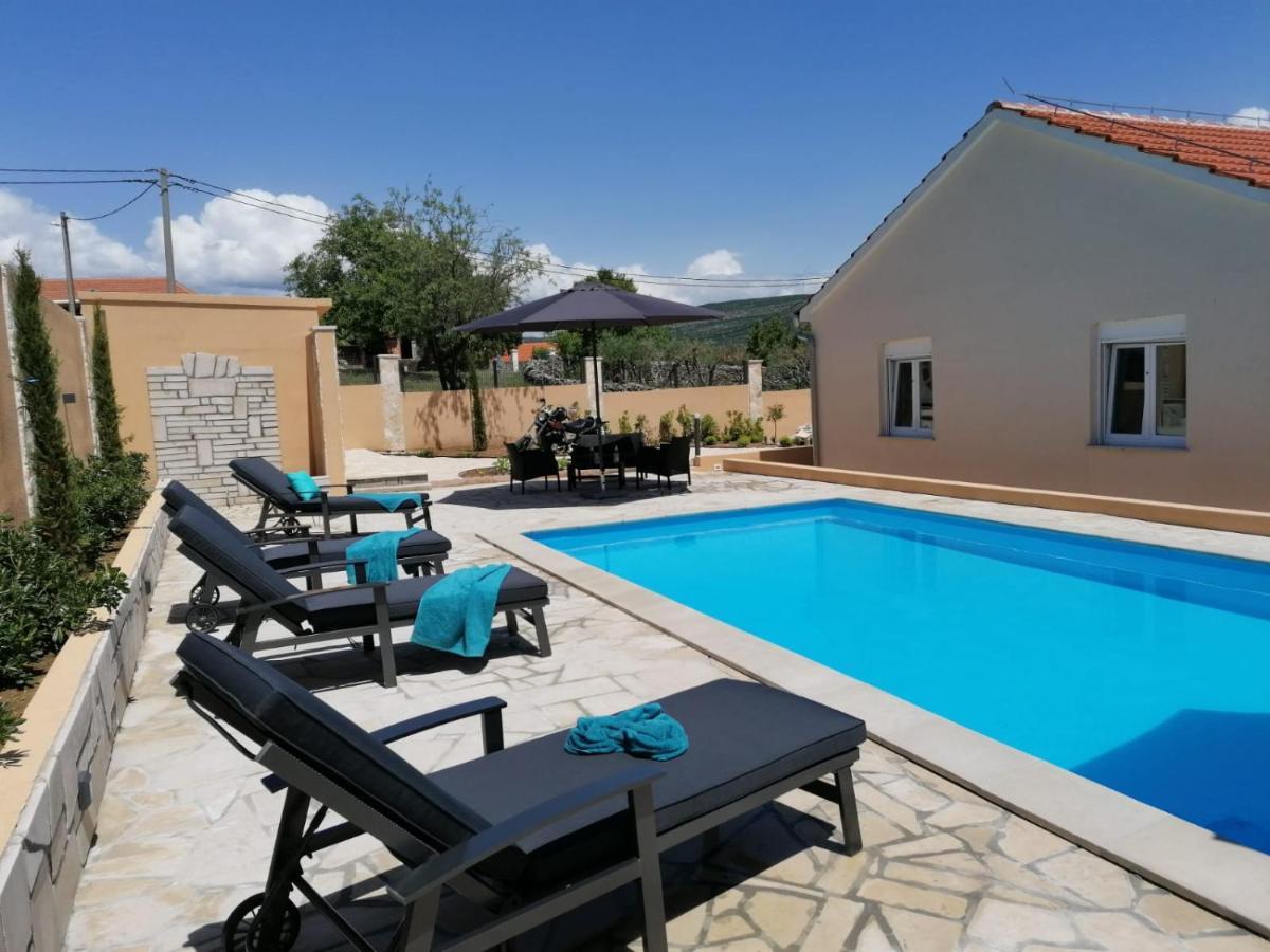 Villa Mir Pridraga Luaran gambar