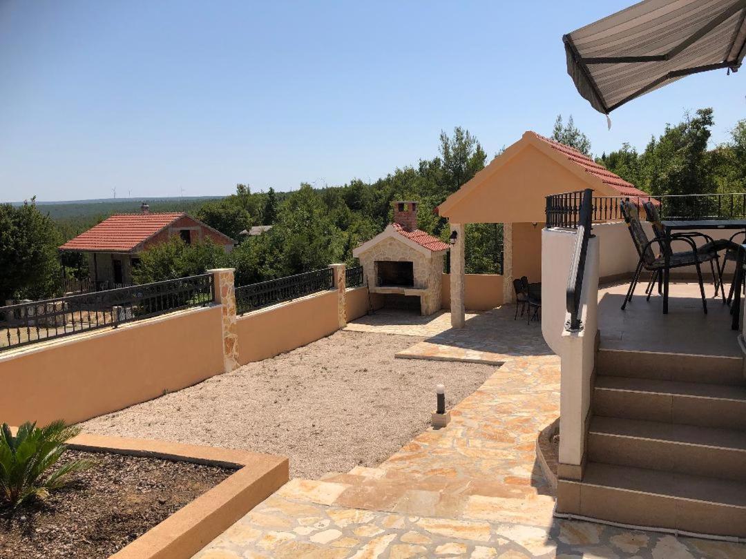 Villa Mir Pridraga Luaran gambar